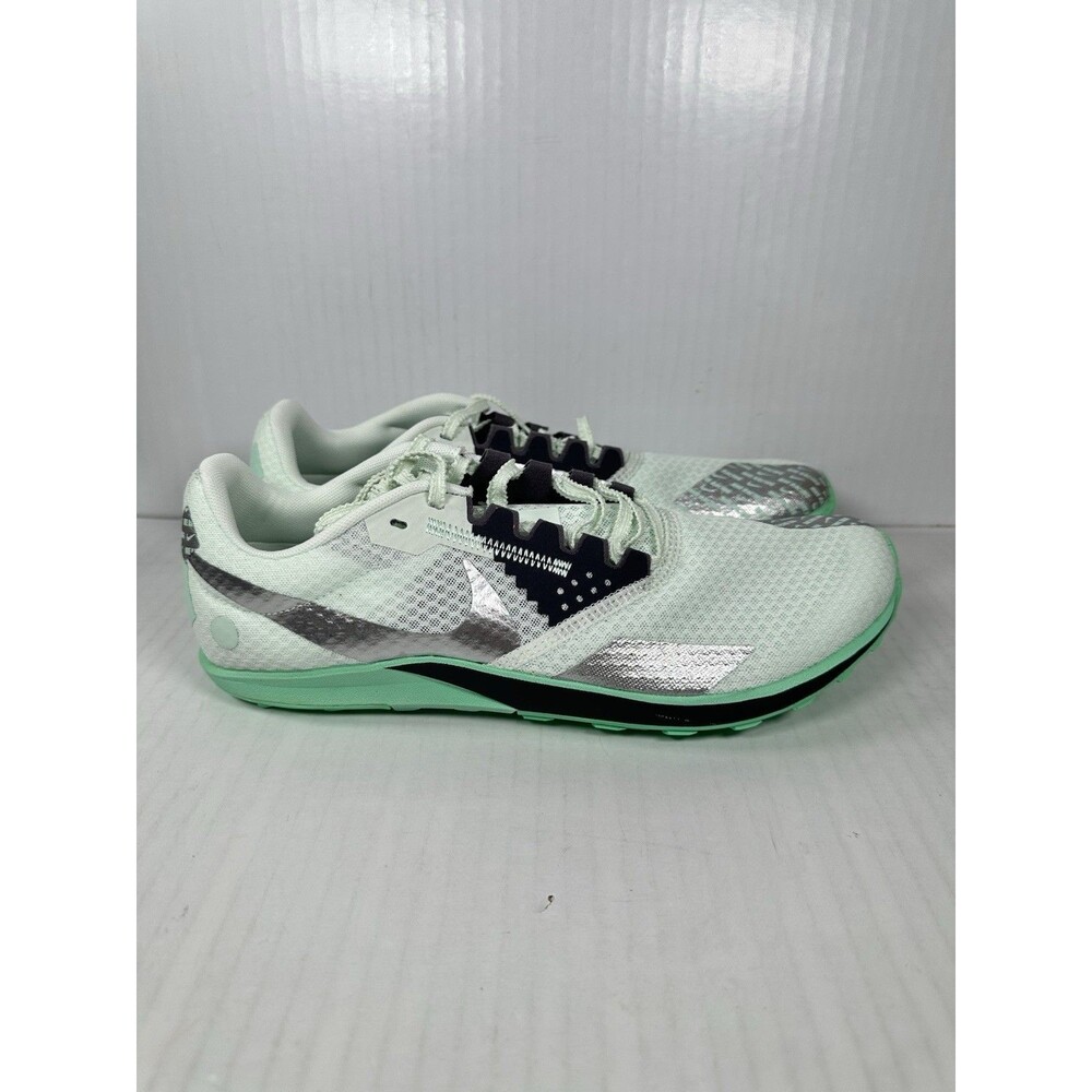 Size 9.5 Nike Zoom Rival Waffle 6 Barely Green Spikeless DX7998-300 Men NEW